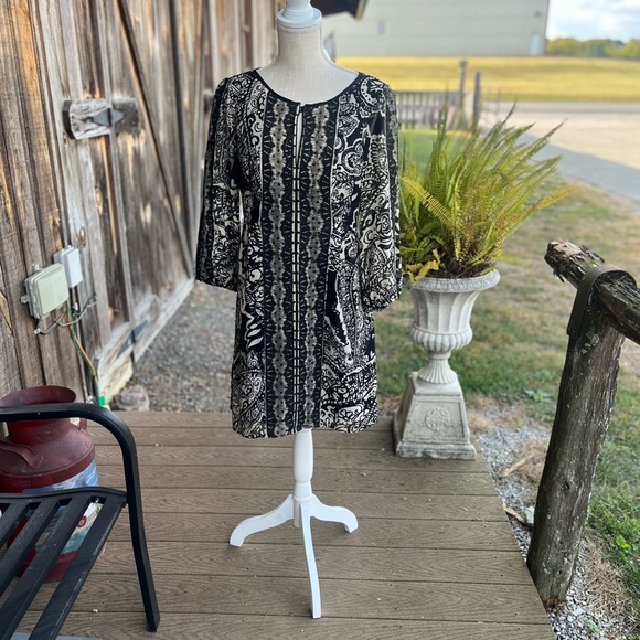 Nanette Lepore Dresses & Skirts - Nanette Lepore dress size 6
